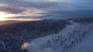 Aavasaksan rinteiden aukioloajat pääsiäisenä